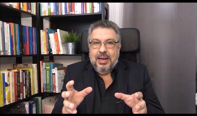 Cómo Aplicar la Psicología del Pensamiento Analítico para Tomar Decisiones Basadas en Datos y No en Emociones