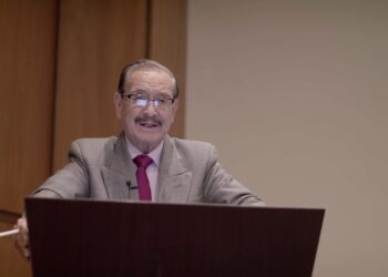 Cómo Usar la Técnica del Pensamiento Iterativo para Refinar Estrategias Empresariales